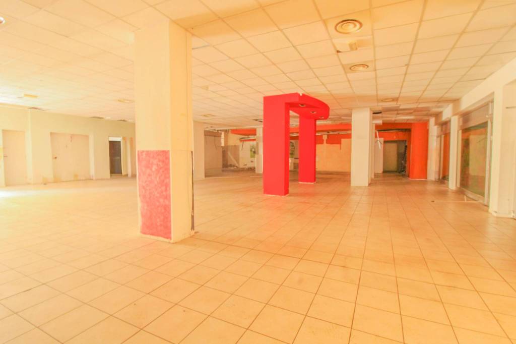 negozio in affitto a Capriate San Gervasio in zona Capriate