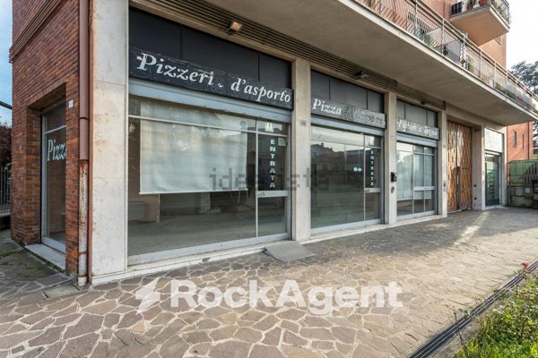 locale commerciale in affitto a Capriate San Gervasio