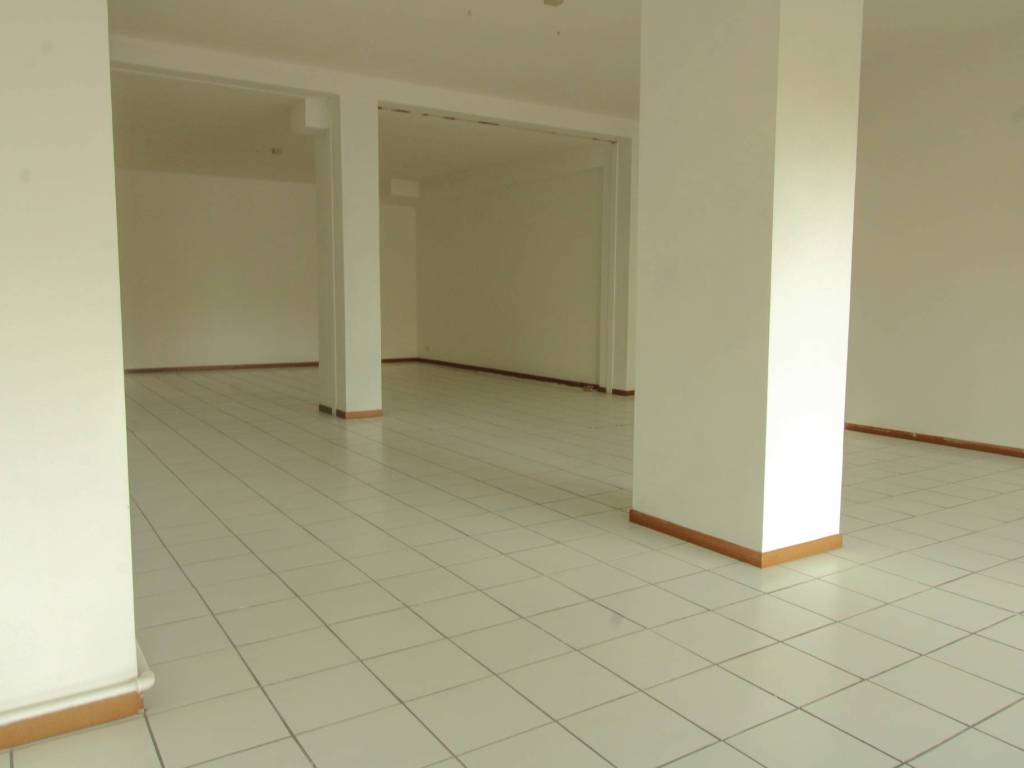 ufficio in affitto a Capriate San Gervasio in zona Capriate