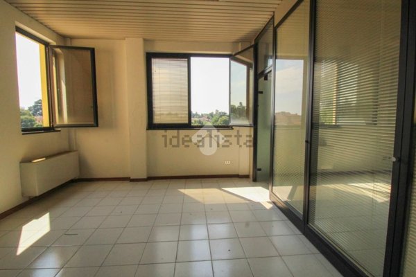 ufficio in affitto a Capriate San Gervasio