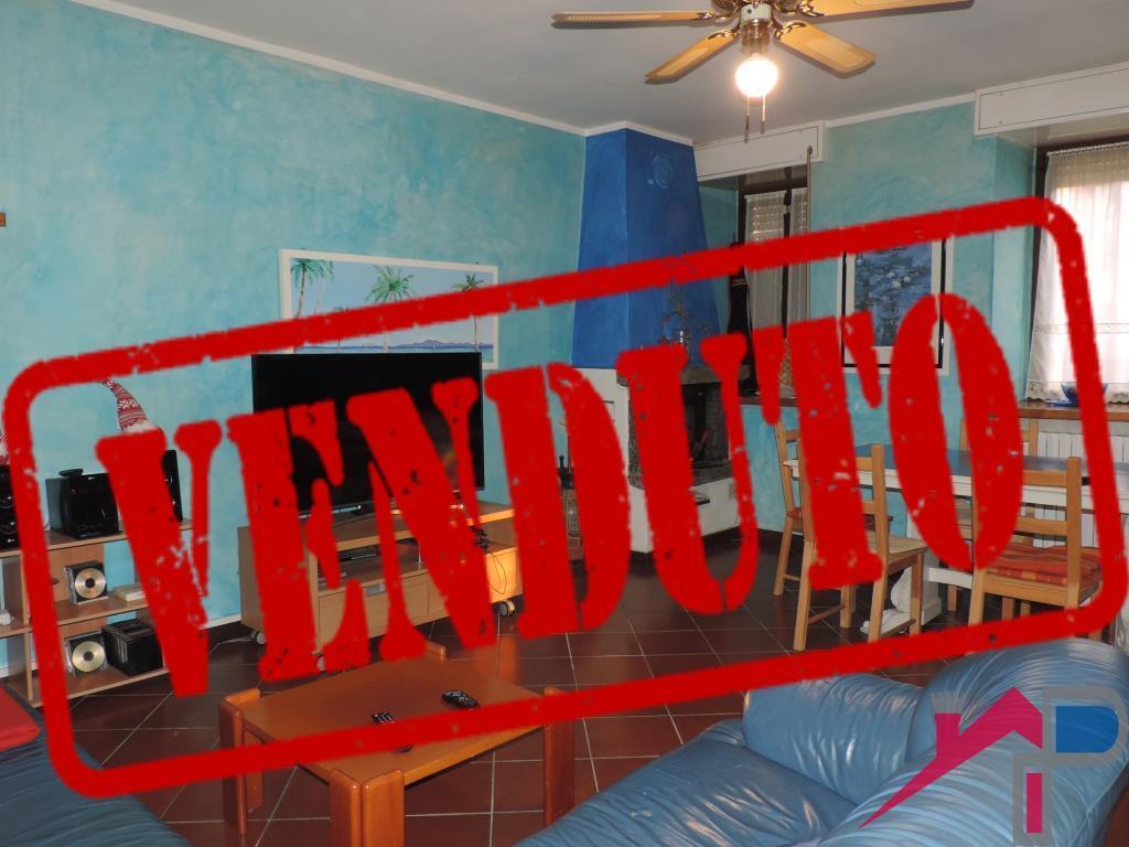 appartamento in affitto a Caprino Bergamasco in zona Celana