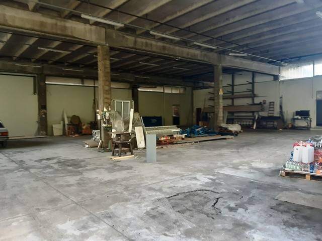 locale commerciale in affitto a Caprino Bergamasco