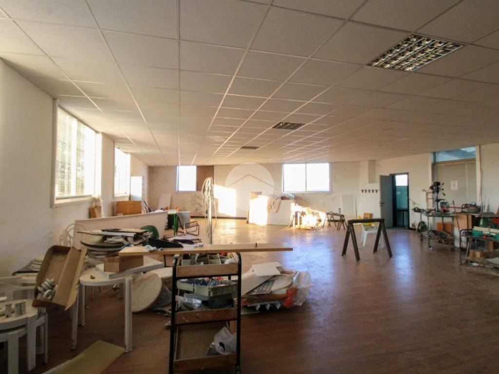 locale commerciale in affitto a Caravaggio