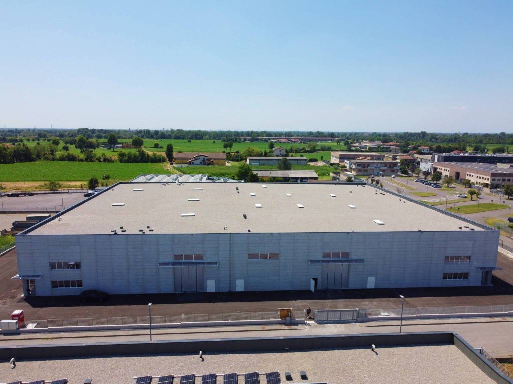 capannone in affitto a Caravaggio