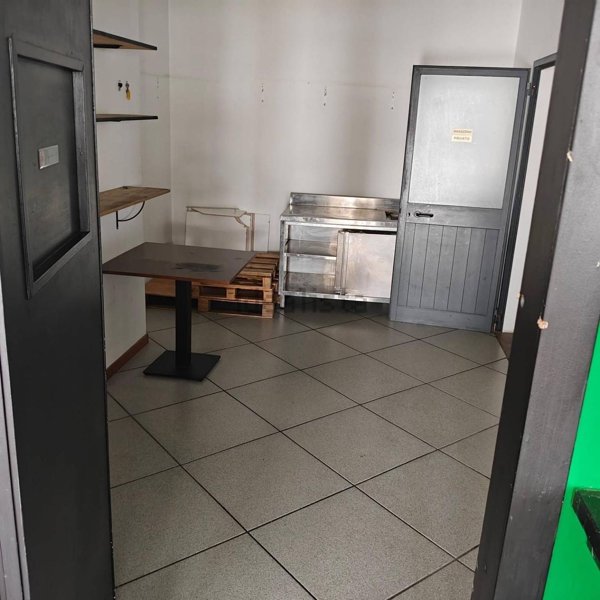 locale commerciale in affitto a Caravaggio