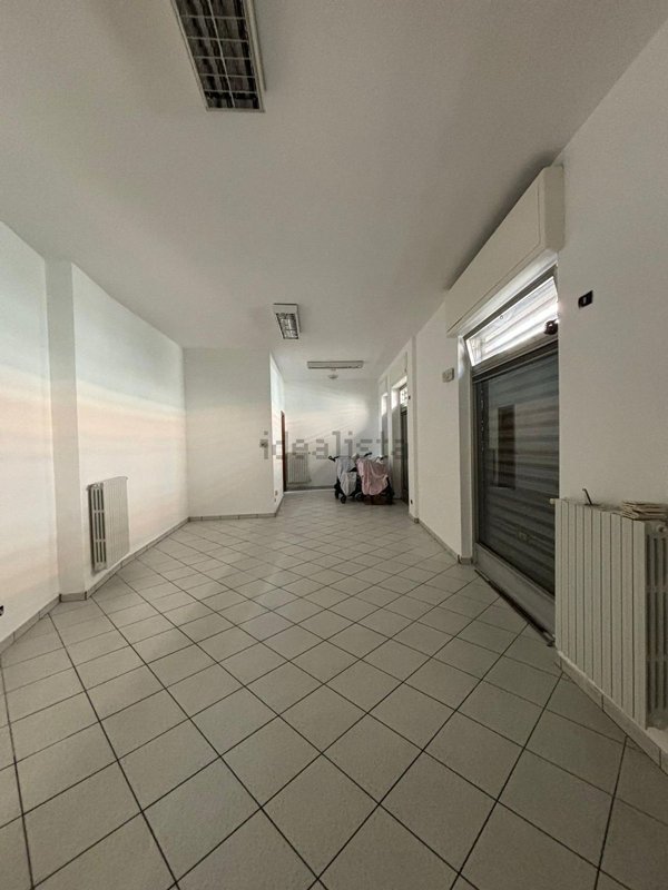 locale commerciale in affitto a Caravaggio