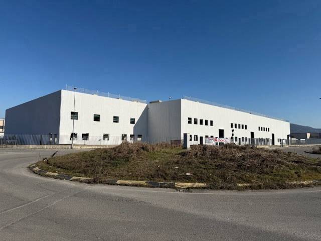 locale commerciale in affitto a Carobbio degli Angeli