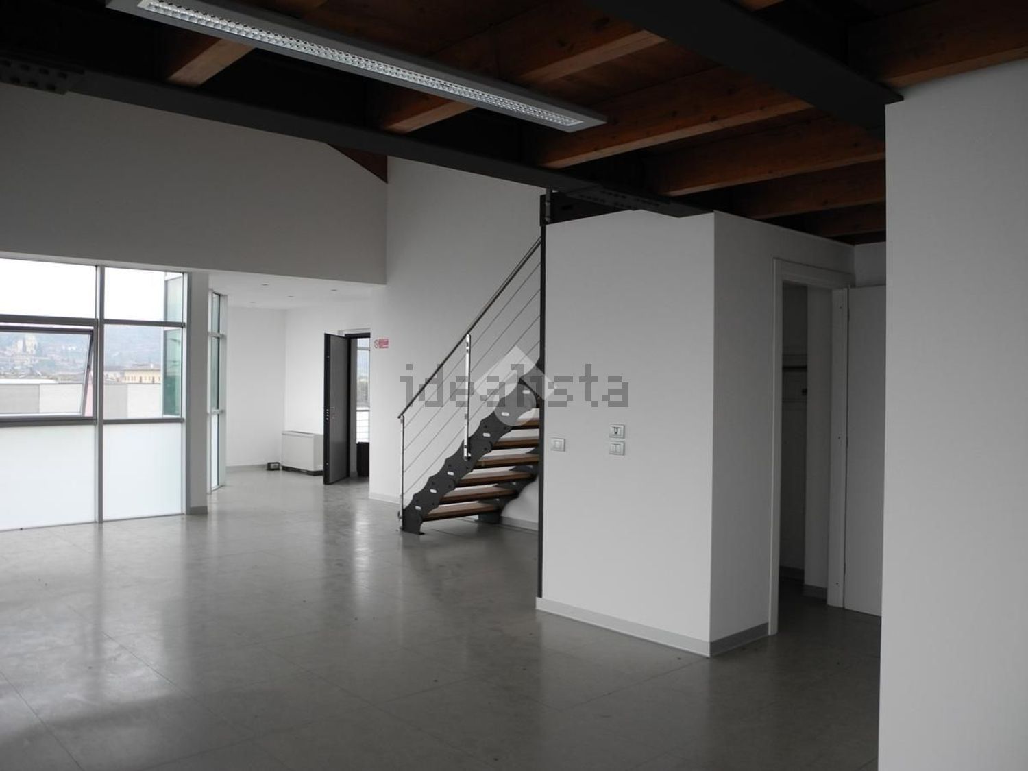 locale commerciale in affitto a Carobbio degli Angeli