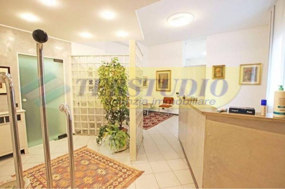 ufficio in affitto a Carvico