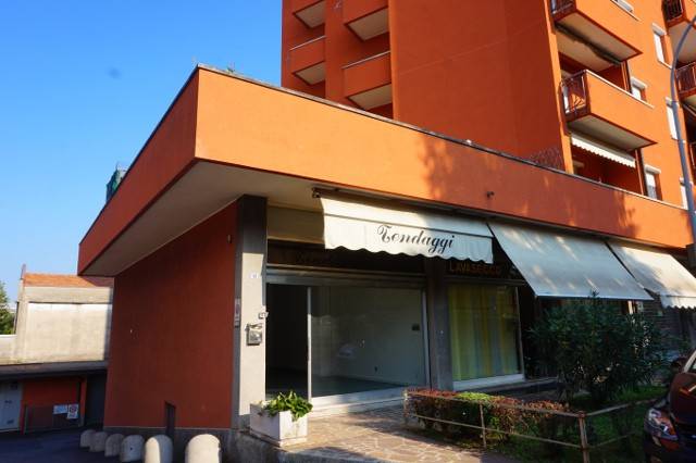 negozio in affitto a Carvico