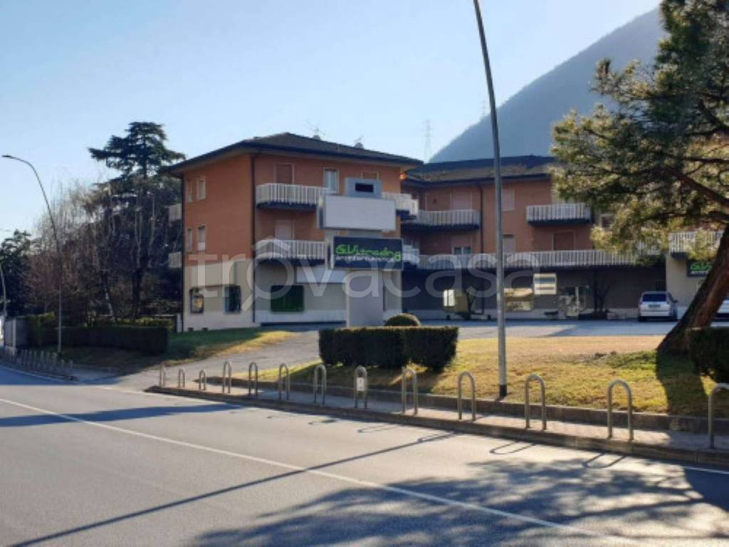 ufficio in affitto a Casazza in zona Colognola