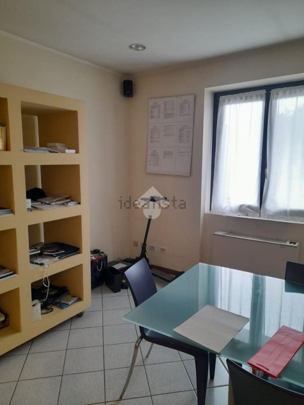 ufficio in affitto a Castelli Calepio in zona Calepio