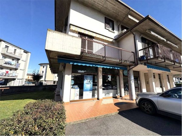 negozio in affitto a Castelli Calepio