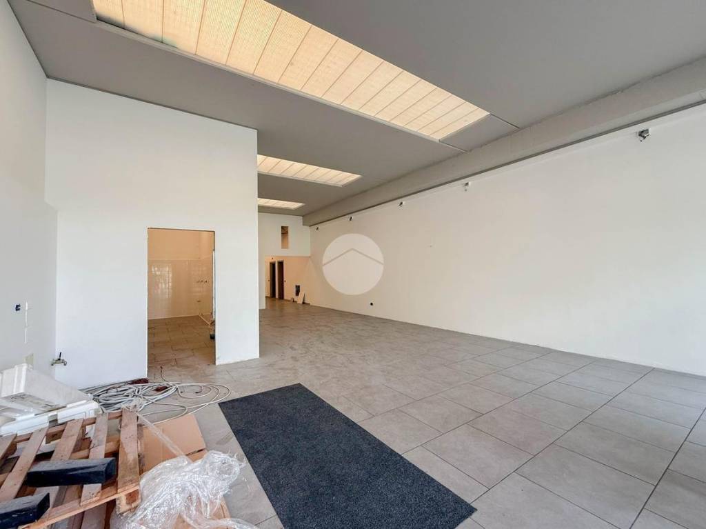 negozio in affitto a Cavernago