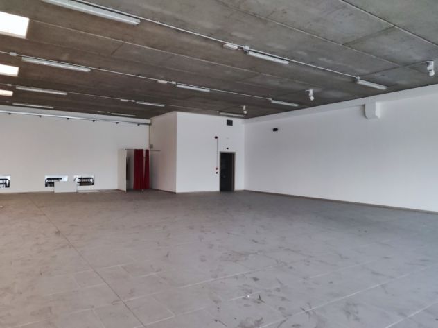 negozio in affitto a Cavernago