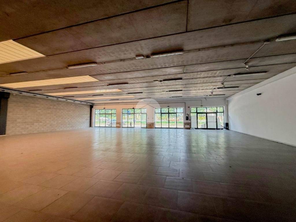 negozio in affitto a Cavernago