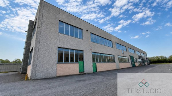 capannone in affitto a Cisano Bergamasco in zona Bondì