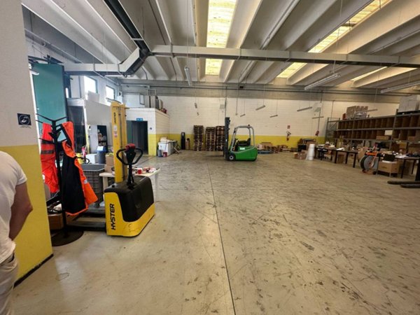locale commerciale in affitto a Ciserano