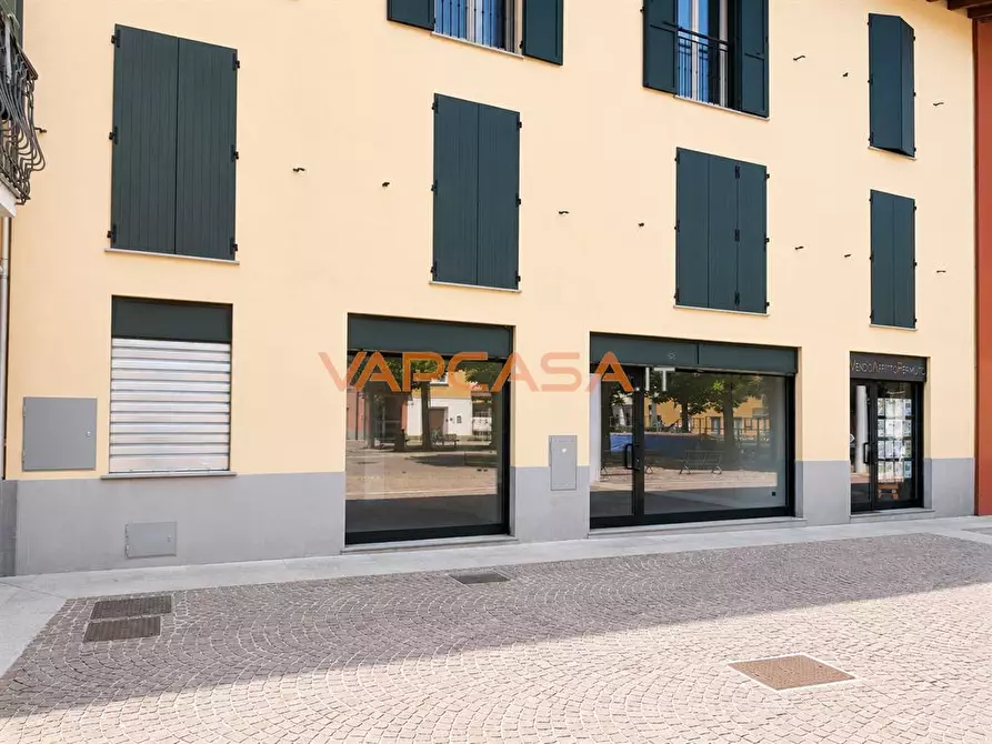 locale commerciale in affitto a Ciserano