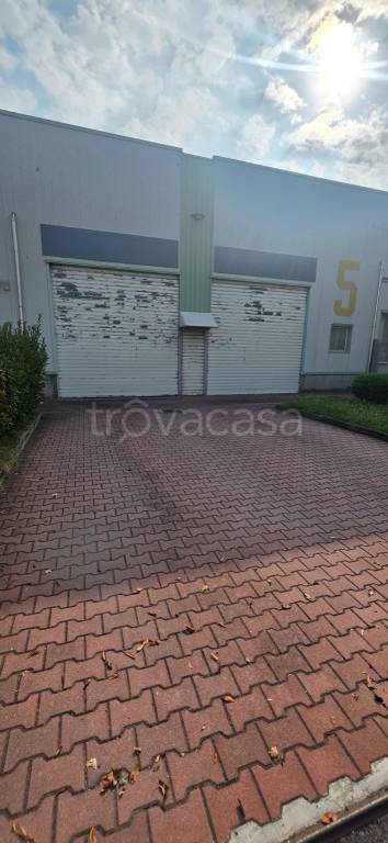 locale commerciale in affitto a Ciserano