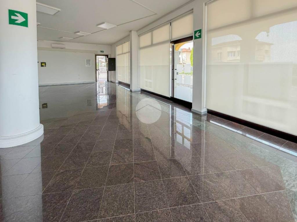 ufficio in affitto a Cividate al Piano