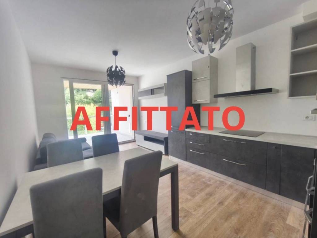 appartamento in affitto a Clusone in zona Fiorine