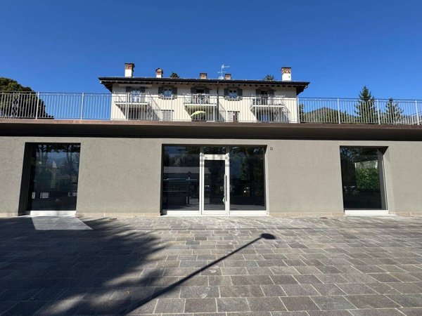 locale commerciale in affitto a Clusone in zona Fiorine