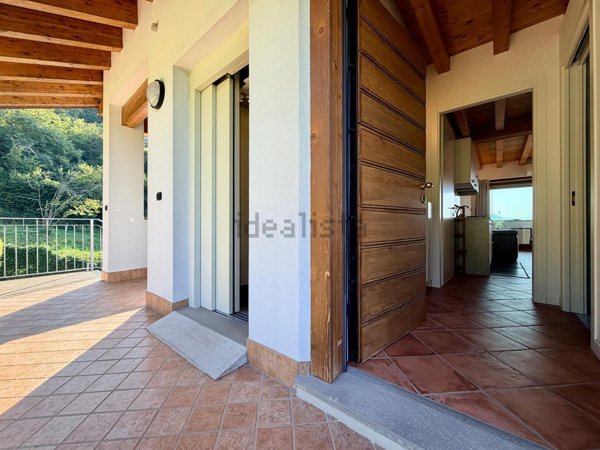 appartamento in affitto a Clusone in zona Fiorine