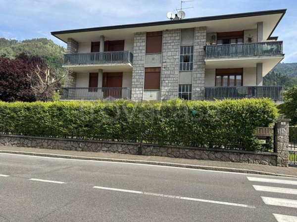 appartamento in affitto a Clusone in zona Fiorine