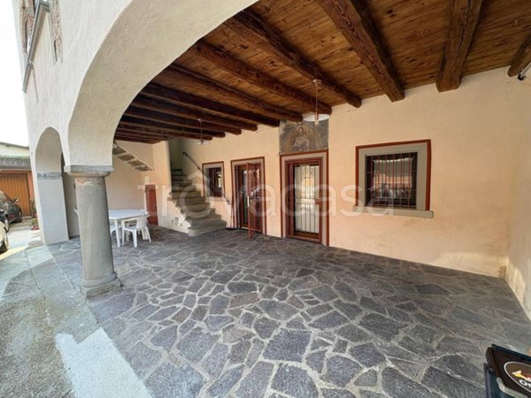 appartamento in affitto a Clusone in zona Fiorine