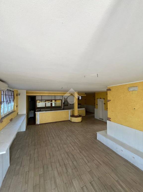 negozio in affitto a Cologno al Serio