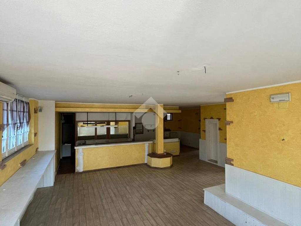 negozio in affitto a Cologno al Serio