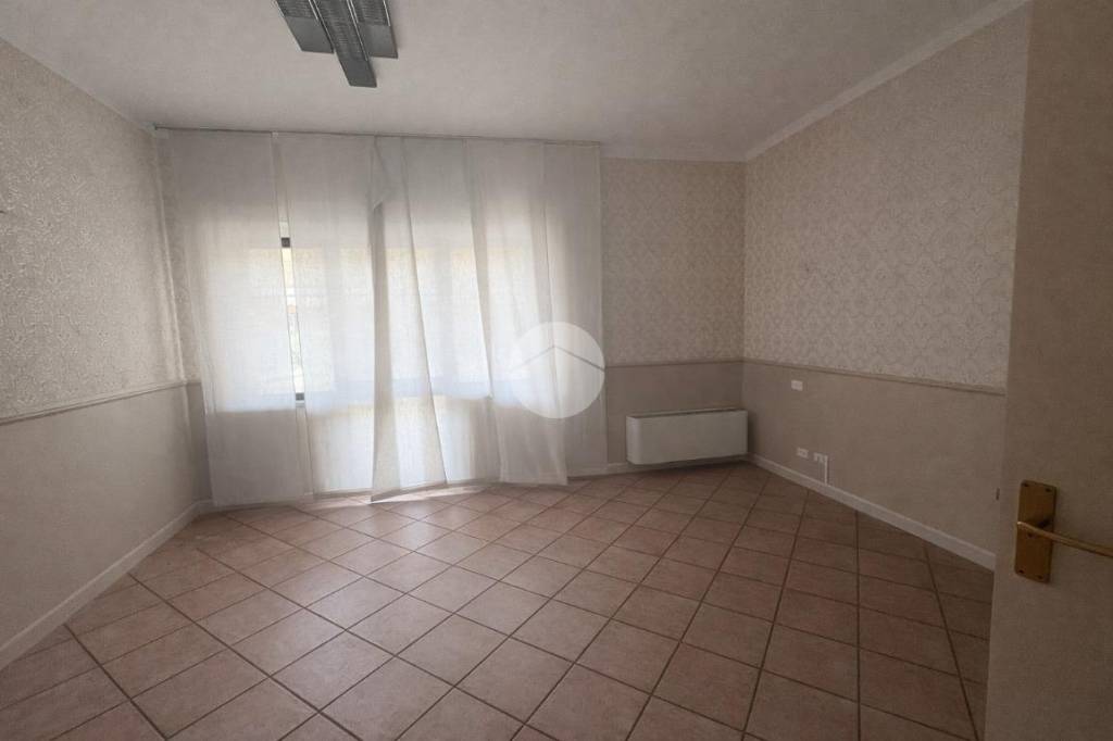 ufficio in affitto a Comun Nuovo