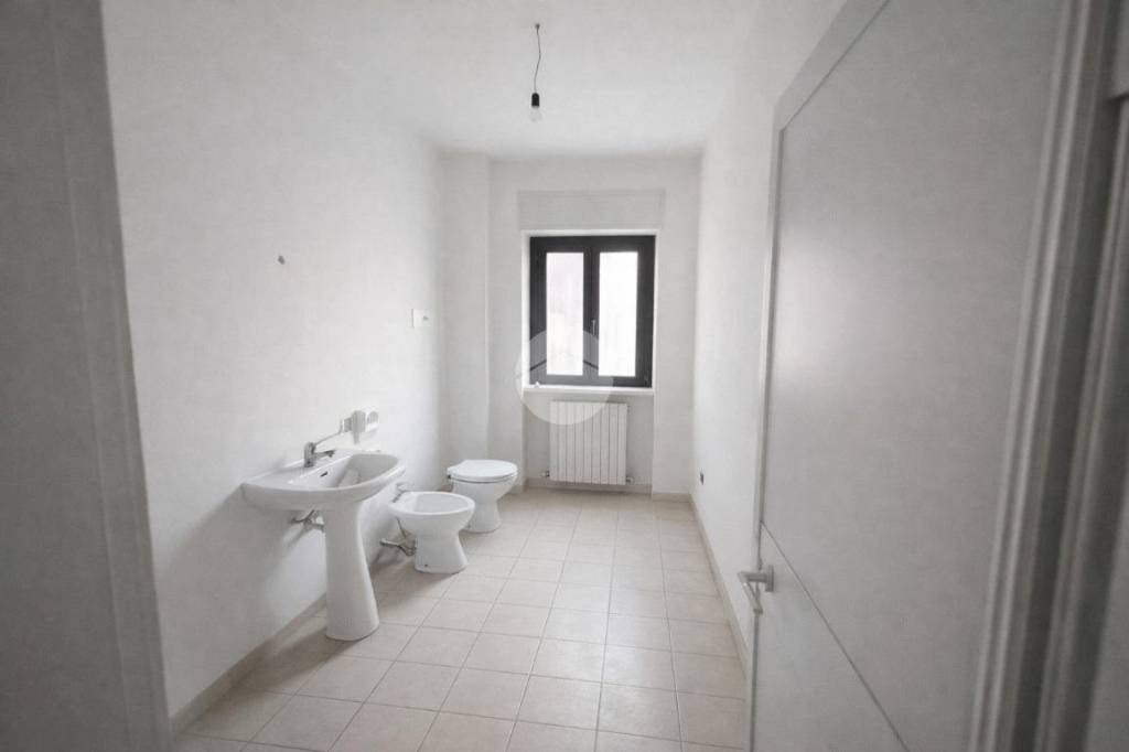 negozio in affitto a Comun Nuovo