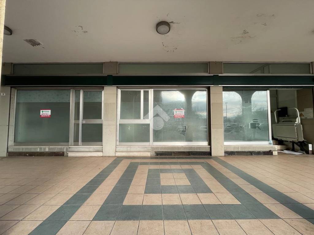 ufficio in affitto a Costa Volpino