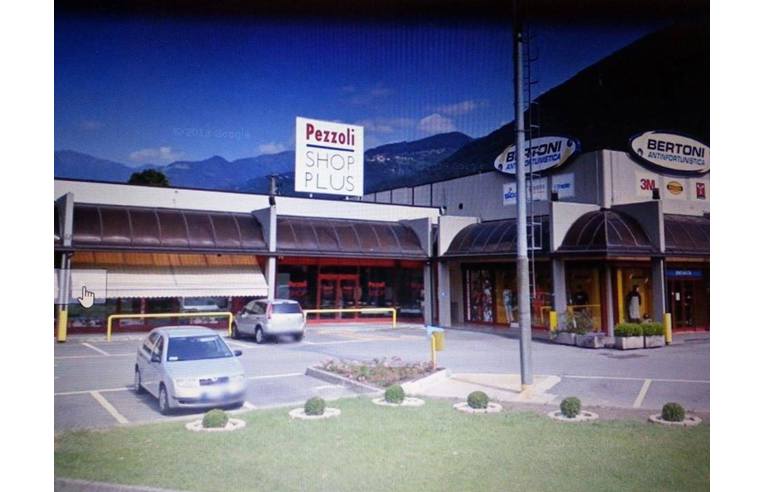 locale commerciale in affitto a Costa Volpino