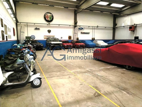 locale commerciale in affitto a Curno