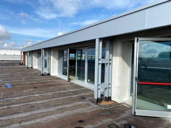 locale commerciale in affitto a Curno