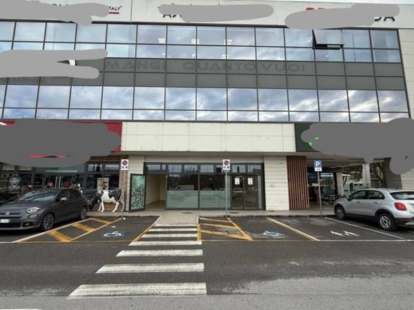 negozio in affitto a Curno