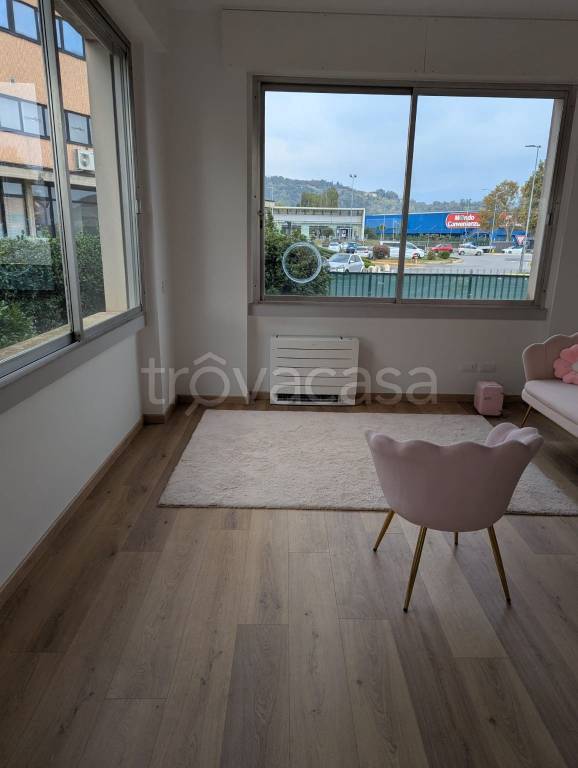 ufficio in affitto a Curno