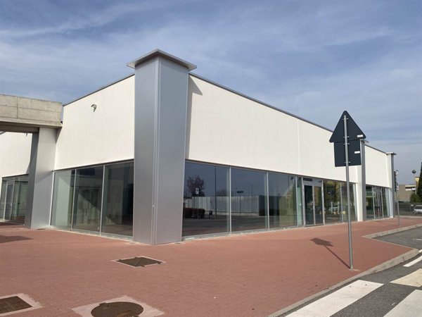 negozio in affitto a Curno