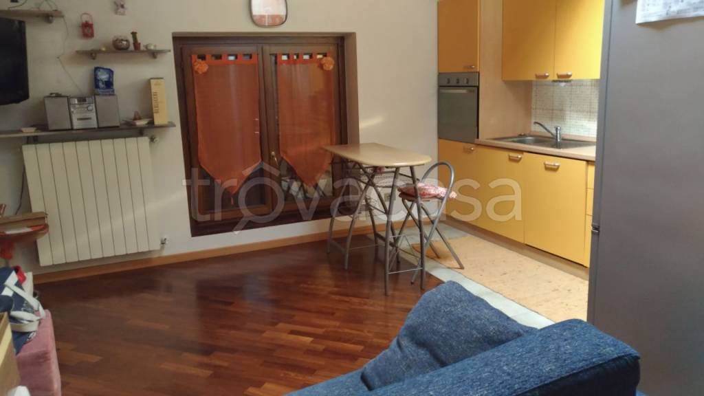 appartamento in affitto a Curno