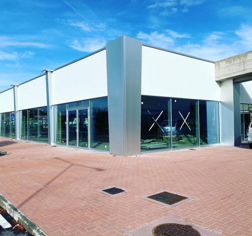 negozio in affitto a Curno