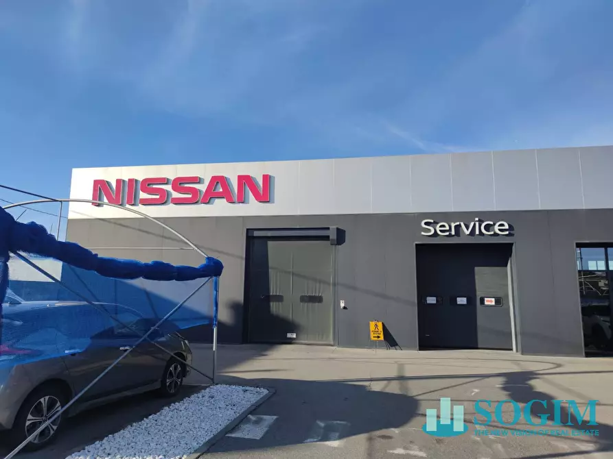 locale commerciale in affitto a Curno