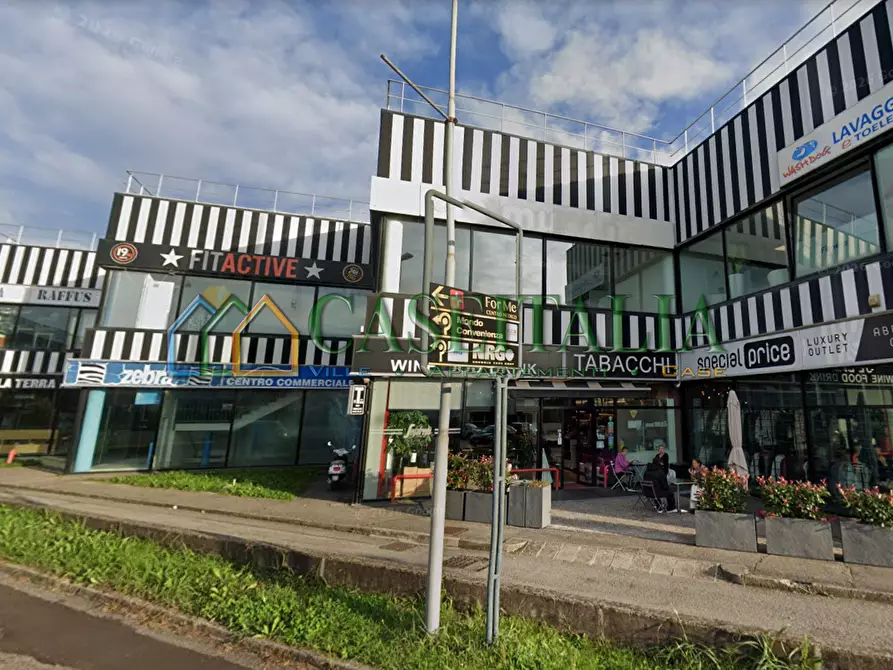 locale commerciale in affitto a Curno