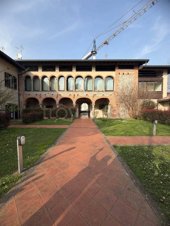 casa indipendente in affitto a Curno