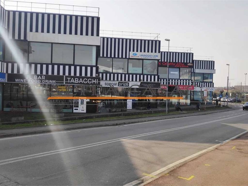 negozio in affitto a Curno