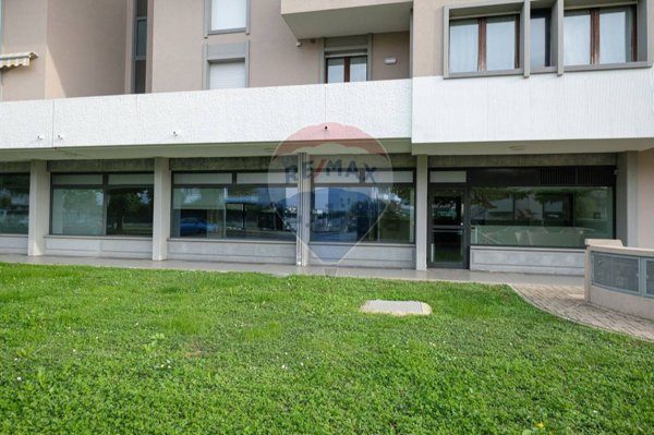 locale commerciale in affitto a Dalmine