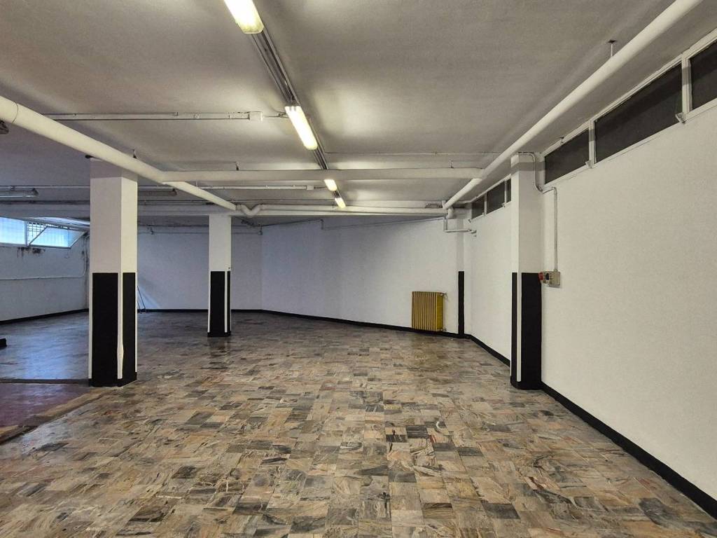 locale commerciale in affitto a Dalmine in zona Guzzanica