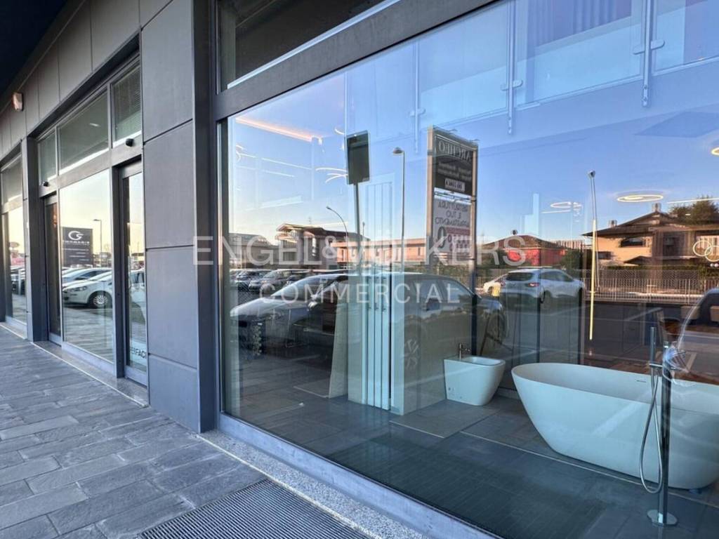 negozio in affitto a Dalmine